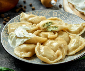 Pierogi z twarogiem i szpinakiem