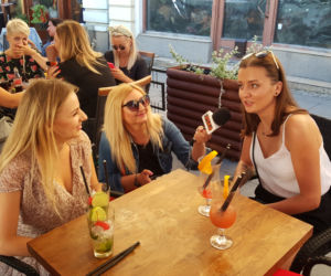 Ekipa Eska Summer City w bydgoskim pubie TRAVA