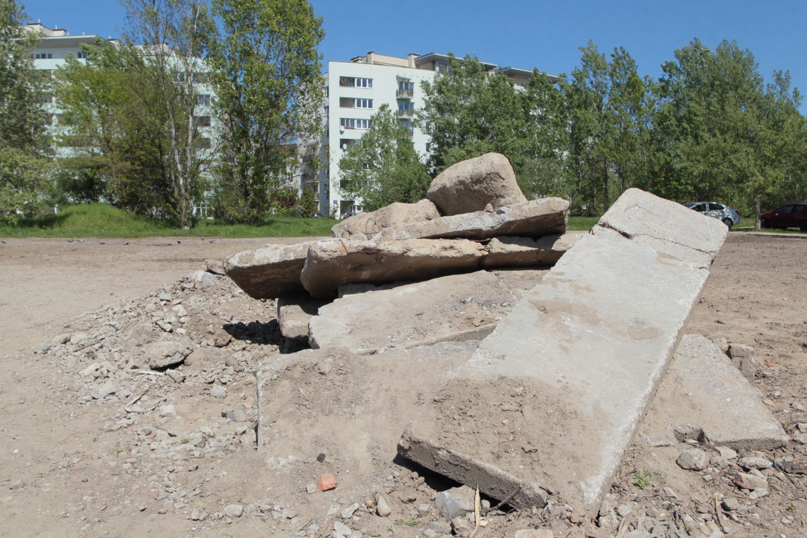 To nie jest sterta gruzu, to lapidarium - gruzowisko z ideologią 