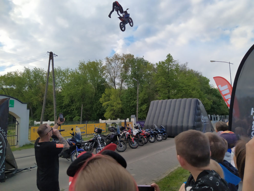 Koncerty i pokazy Freestyle Motocross w Siedlcach podczas MotoWiosny rozgrzały serca mieszkańców