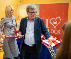 Nie każdy może mieć taki tablet. Uczniowie SP nr 17 w Płocku dołączyli do programu Lekki plecak