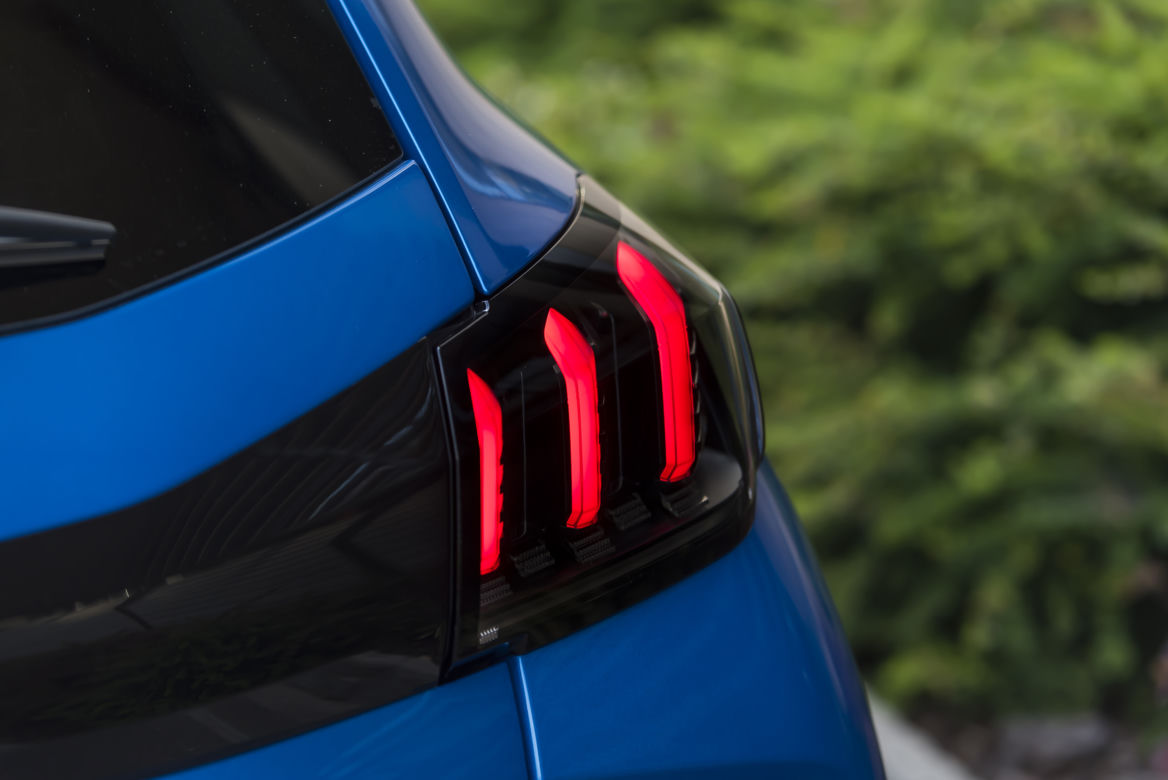 Peugeot e-208 GT