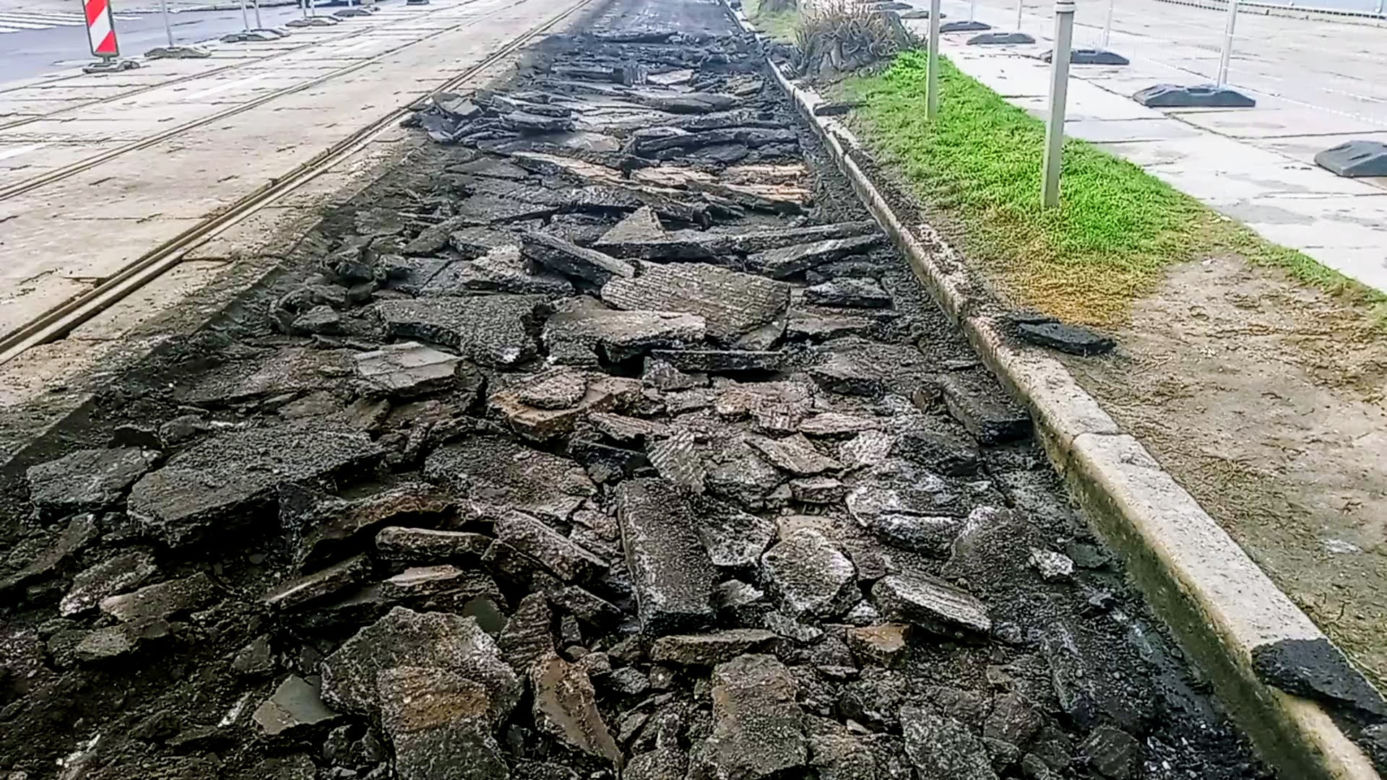 Aleja Wyzwolenia częściowo nieprzejezdna