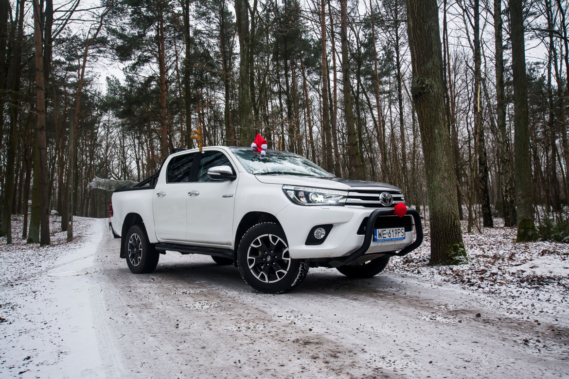 Toyota Hilux Selection 2.4 D-4D 4x4 - pomocnik Świętego Mikołaja