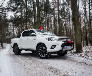 Toyota Hilux Selection 2.4 D-4D 4x4 - pomocnik Świętego Mikołaja