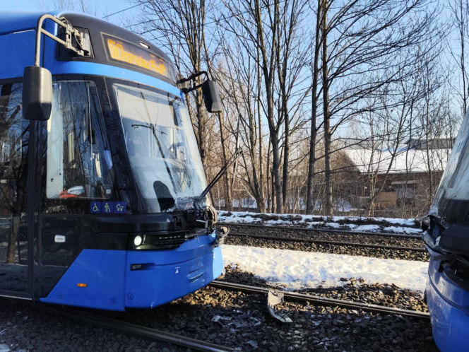 Kraksa tramwajów w Krakowie! Są ranni, utrudnienia komunikacyjne. Sprawdź zmienione trasy