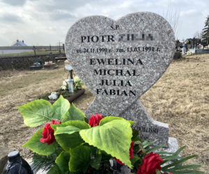 Grób dzieci potwora z Hipolitowa na cmentarzu we wsi Poryte