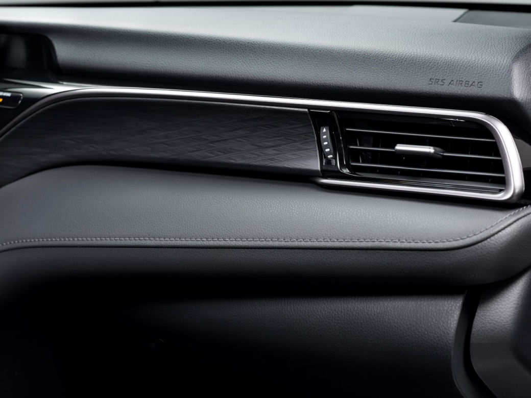 Toyota Camry Hybrid lifting 2021