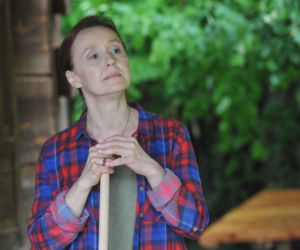 M jak miłość, odcinek 1459: Ela Olewicz (Ewa Domańska), sąsiadka Chodakowskich nad jeziorem