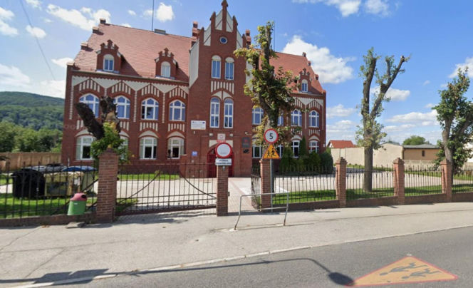 Nauczycielka przejechała małą Laurę przed szkołą. „Nie mówi, nie chodzi i wymaga całodobowej opieki”
