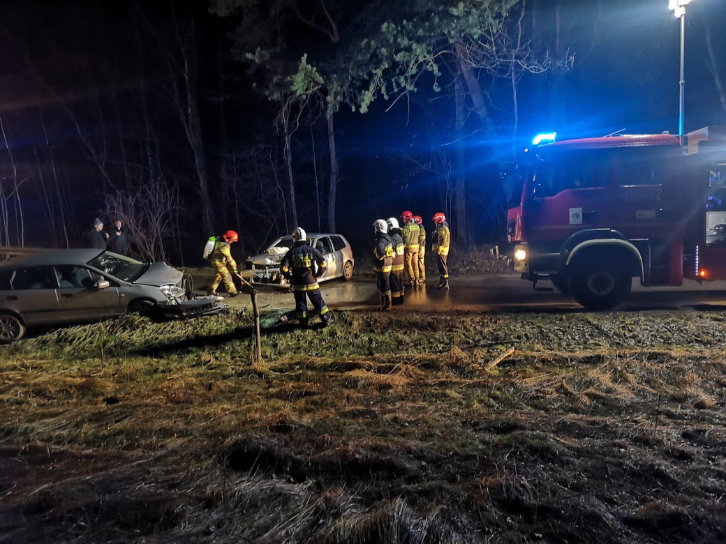 Groźny wypadek w Rudzie! Są osoby poszkodowane, droga jest zablokowana
