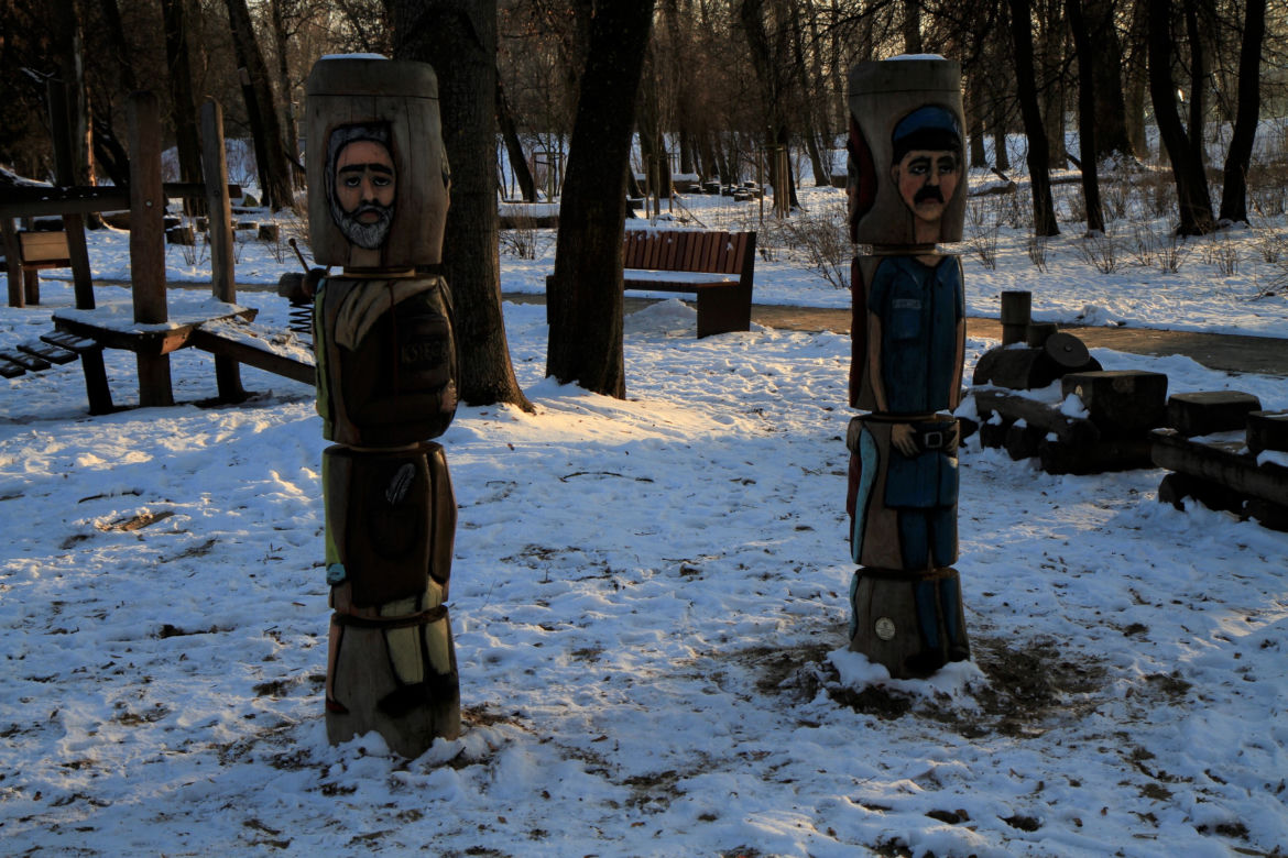 Park Ludowy w Lublinie oprószony śniegiem. Zobacz zdjęcia ze spaceru!