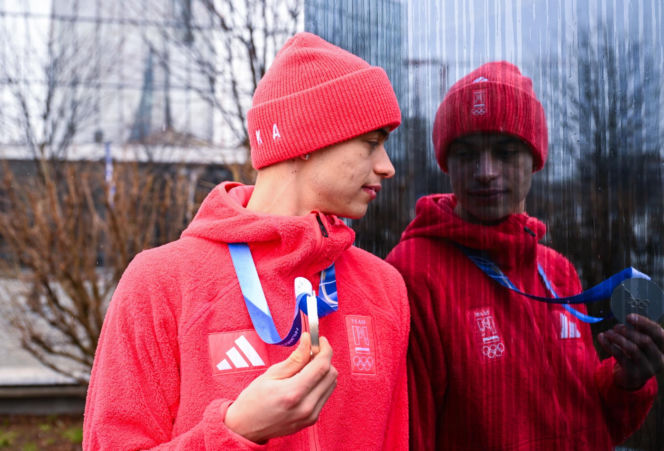 Semirunniy z dziewczyną