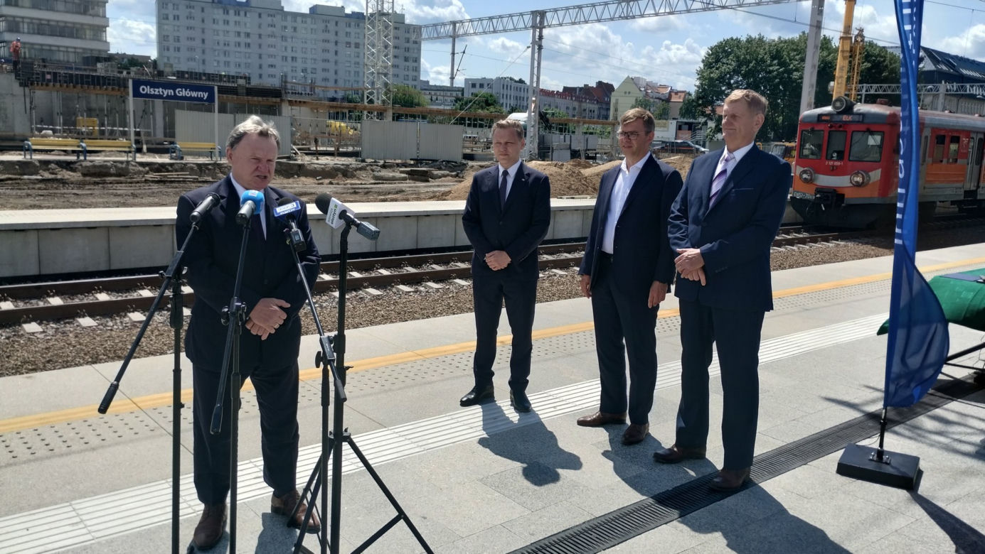 Trwają prace na stacji Olsztyn Główny. Pasażerowie korzystają już z przebudowanych peronów