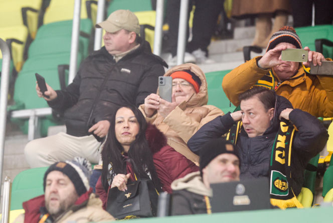 Kibice GKS Katowice dopingowali piłkarzy w meczu z Pogonią