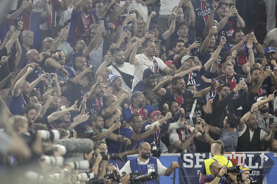 Fani płakali podczas finału Ligi Mistrzów! Inter zrozpaczony, PSG szalało z radości