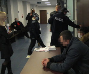 Lublin: Chciał ZABIĆ KOCHANKA swojej żony. Za kratami spędzi kilka lat