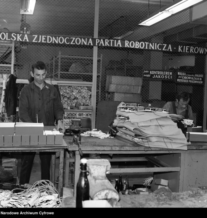 QUIZ PRL. Czy się stoi, czy się leży, trzy tysiące się należy. Tak pracowano w PRL-u