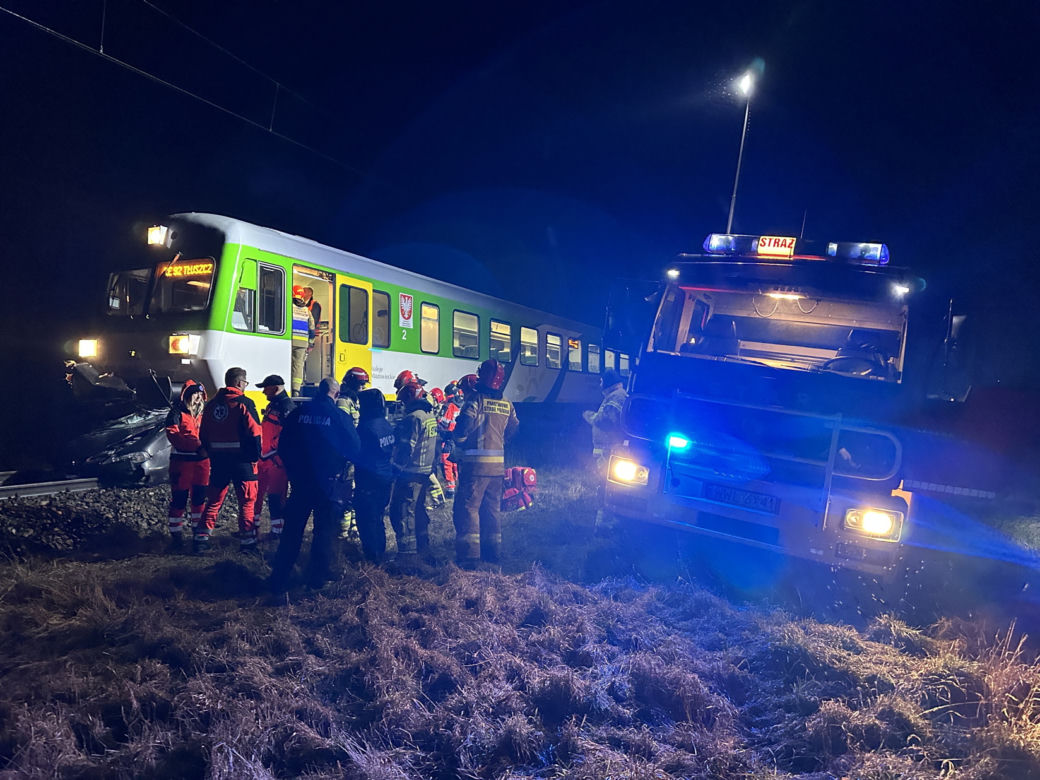 Pociąg zmiażdżył samochód na przejeździe! Wstrząsające ustalenia