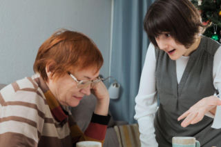 Kłótnie z dziadkami o wychowanie? Tak z nimi rozmawiaj, by zakończyć rodzinne spory