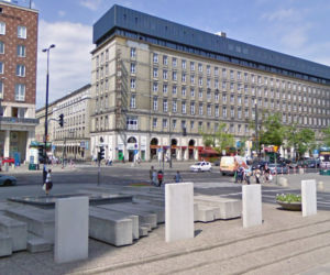 Warszawa kiedyś i dziś. Zobacz, ile się zmieniło przez 40 lat! [ARCHIWALNE ZDJĘCIA]