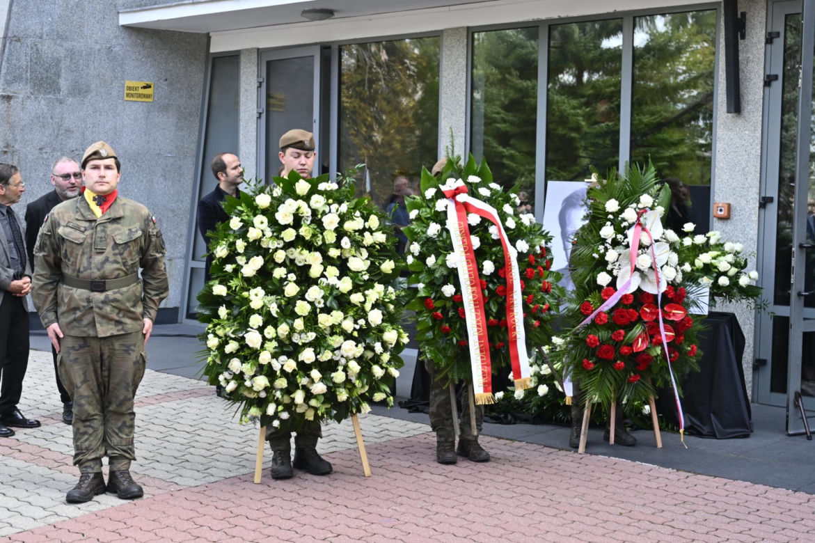 Oni pamiętali o Janie Fryczu. Biało-czerwone wieńce