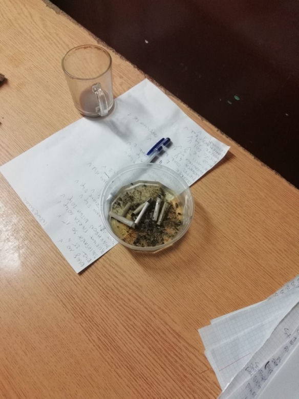 Pili alkohol na stołówce w podstawówce