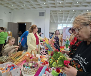 Starachowice tętnią tradycją! Trwa pierwszy Festiwal Kół Gospodyń i Gospodarzy Wiejskich „Lokalne pasje”