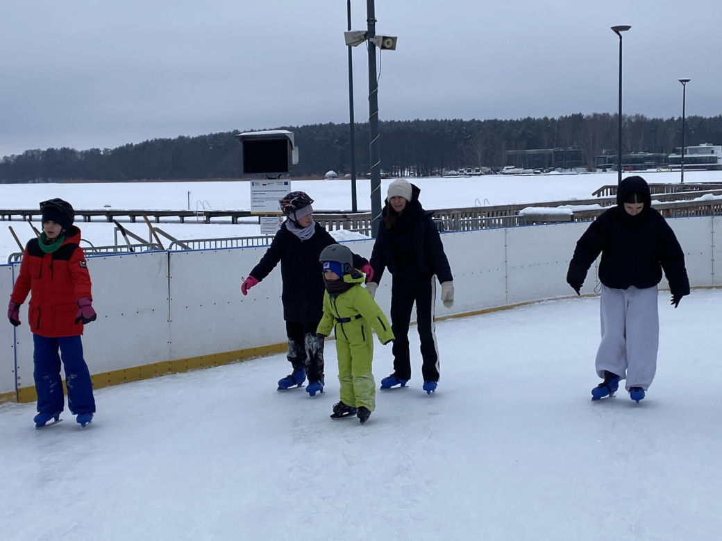 Lodowisko w Centrum Rekreacyjno-Sportowym Ukiel