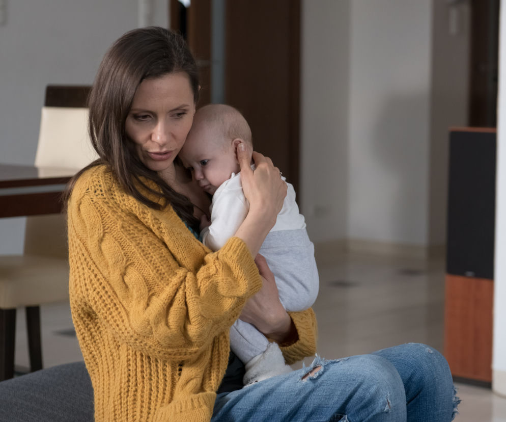 Na Wspólnej, odcinek 2716. Gosia (Anna Kerth), Szymon (Oliwia Glanowska)