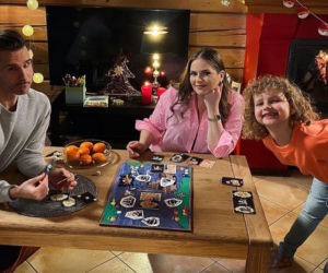 M jak miłość na planie. Anita (Melania Grzesiewicz), Kamil (Marcin Bosak), Pola (Hania Nowosielska)