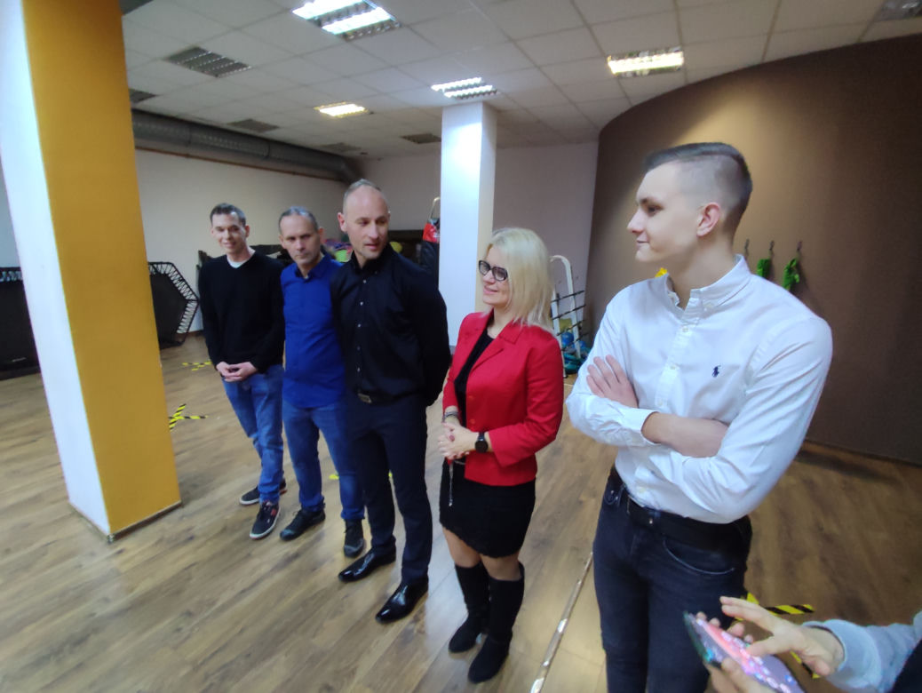 Prezenty dla Stowarzyszenia "Nasz Dom - Nasz Świat" wręczone