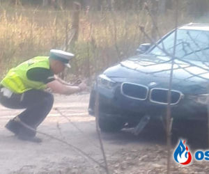 Policjanci rozjechali motocyklistę w lesie