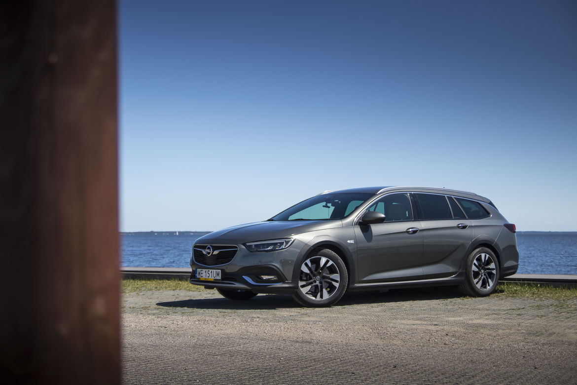 Opel Insignia Country Tourer 1.6 Turbo 200 KM A6