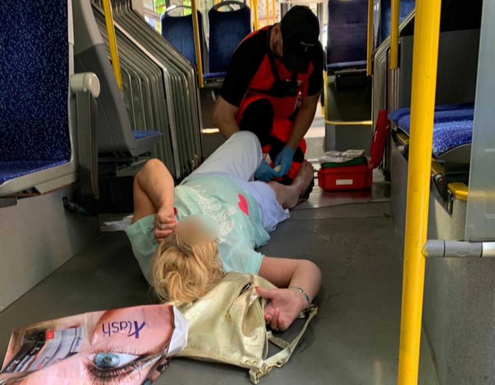 Kolejny wypadek z udziałem miejskiego autobusu w Warszawie. Ranni pasażerowie, poważne utrudnienia