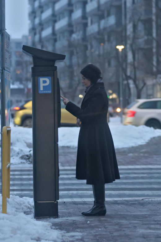 Anna Maria Żukowska buszuje w kwiatach
