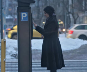 Anna Maria Żukowska buszuje w kwiatach