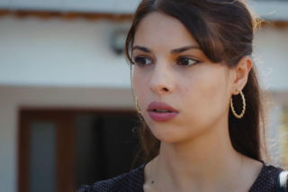 Dziedzictwo, odcinek 897: Ayse znajduje Ferita z inną kobietą, a jej gniew prowadzi do zaskakujących podejrzeń