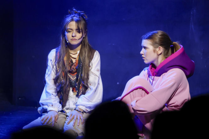 Tak dziś wygląda 16-letnia córka Koroniewskiej i Dowbora. Janina Dowbor podbija teatr