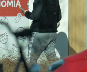 Antek Królikowski i nowa przyjaciółka. Połączył ich pies