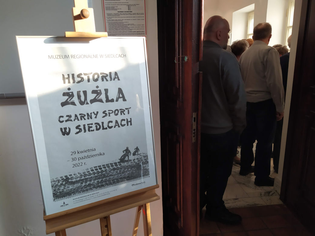 Fotorelacja z wernisażu wystawy "Historia żużla. Czarny sport w Siedlcach"