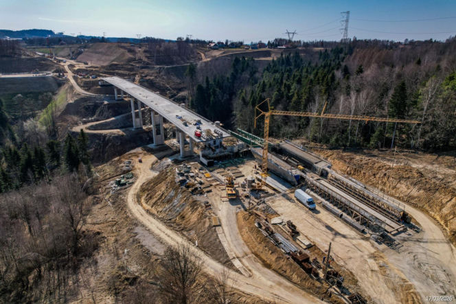 Najwyższa estakada w Polsce powstaje na S19 Babica Jawornik. Na plac budowy prowadzą serpentyny