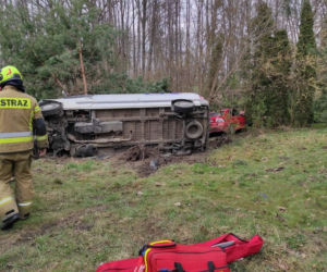 Makabra pod Płockiem! Bus i saab poważnie zniszczone [ZDJĘCIA]