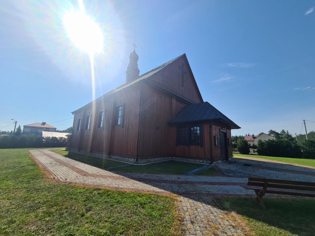 Parafia Domostawa. Ksiądz przelał sobie 2 miliony złotych [GALERIA]