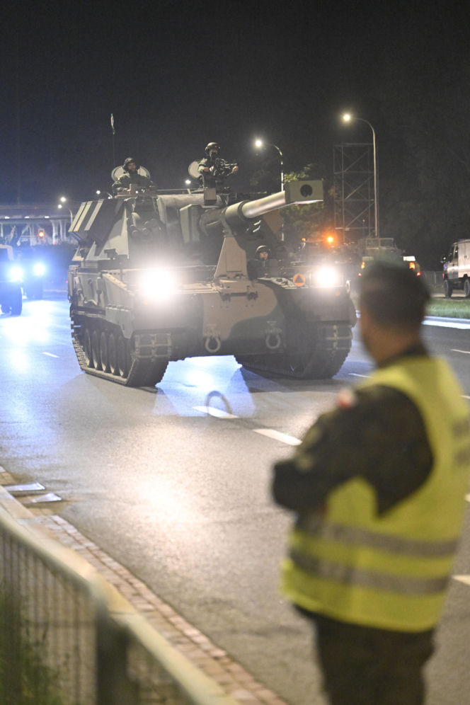 Nocna próba defilady wojskowej w Warszawie 2