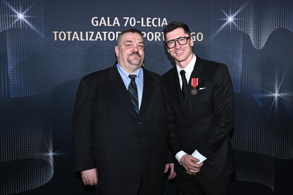 Radosław Sikorski odznaczył Ambasadorów Totalizatora Sportowego