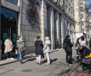  Kolejki pod urzędem pracy dla uchodźców. Chętnych przybywa, ofert coraz mniej
