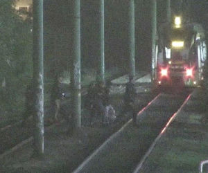 Biesiada na torach tramwajowych w Poznaniu