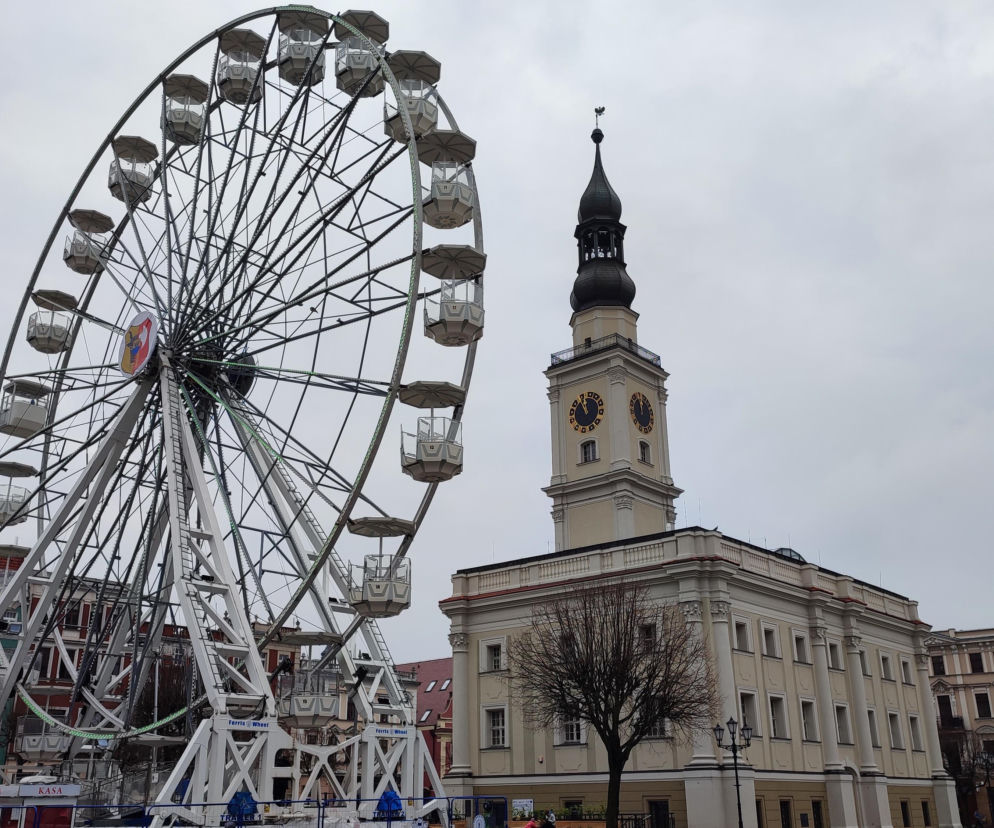 Wielkanocna atrakcja wraca na rynek. Koło widokowe znów w Lesznie