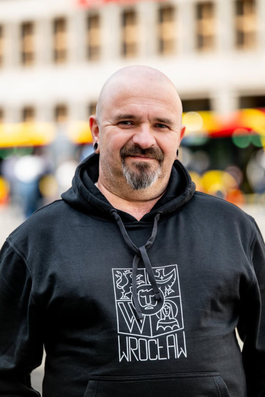 Wrocław. 3-latek sam podróżował komunikacją miejską. Pomógł mu kierowca autobusu [ZDJĘCIA].